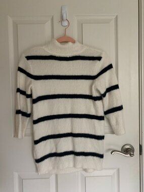 Venus Women's 1/2 Sleeve Fuzzy Sweater, White Black Stripe, size XS NWOT